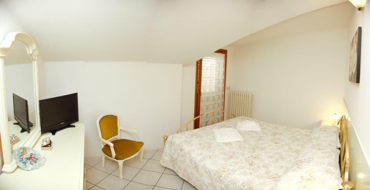 Il Gruccione Bed & Breakfast Sant'Omero Exterior photo